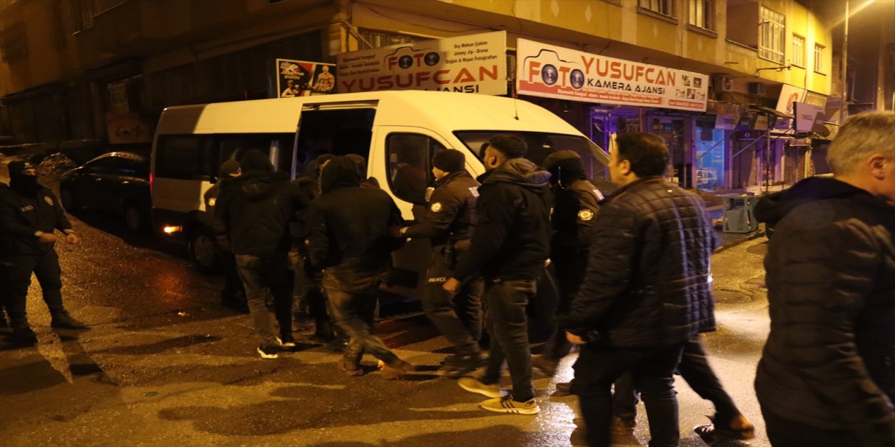 Kilis'te düzenlenen operasyonda 17 yabancı uyruklu yakalandı