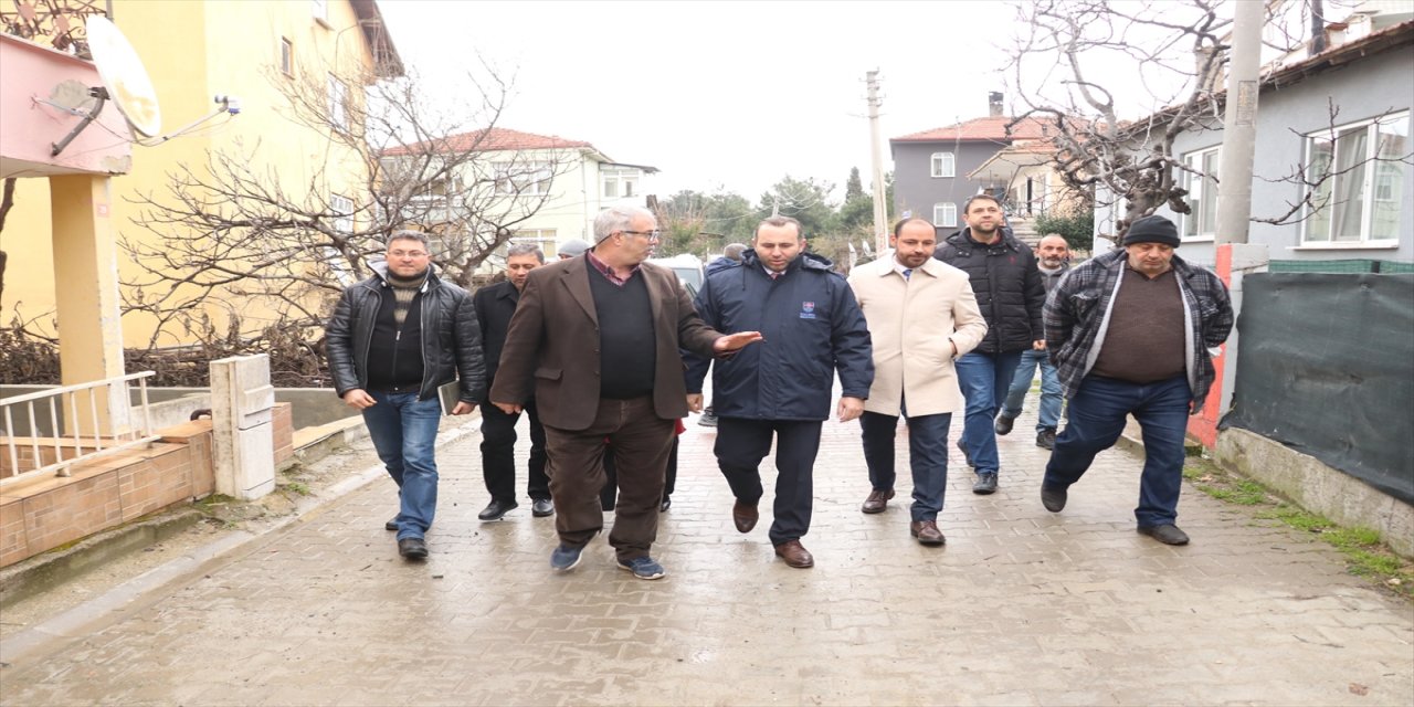 Yalova'da zeminde kaymaların yaşandığı mahallede inceleme başlatıldı
