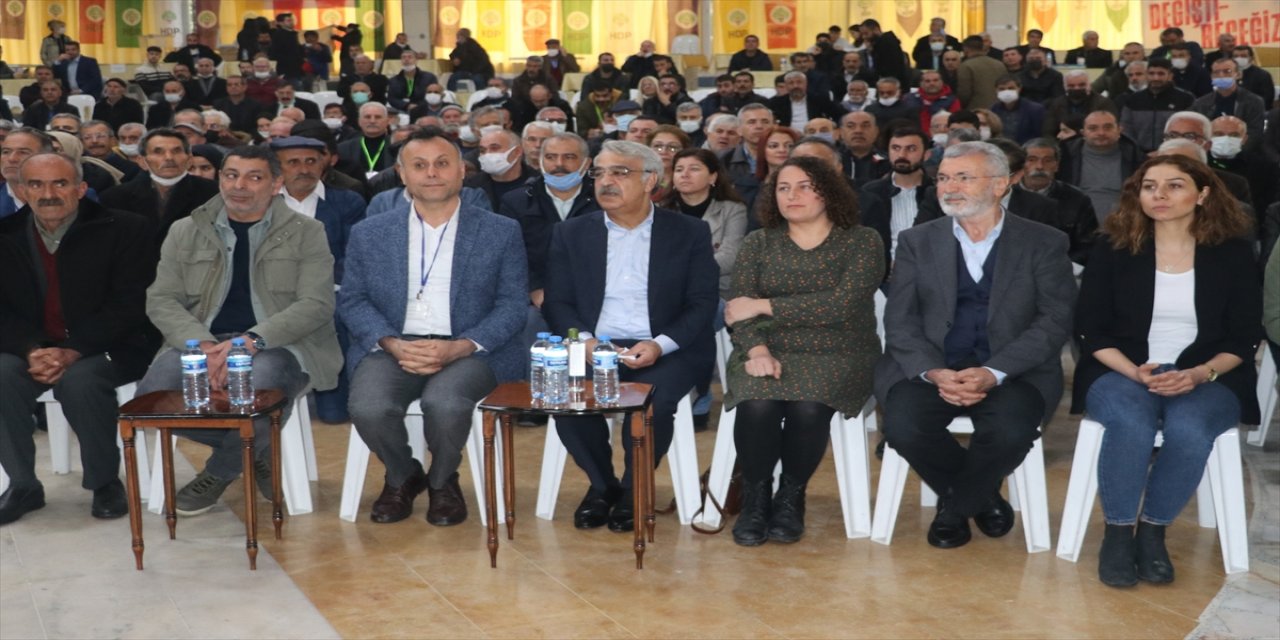 HDP Eş Genel Başkanı Sancar, partisinin Hatay kongresinde konuştu