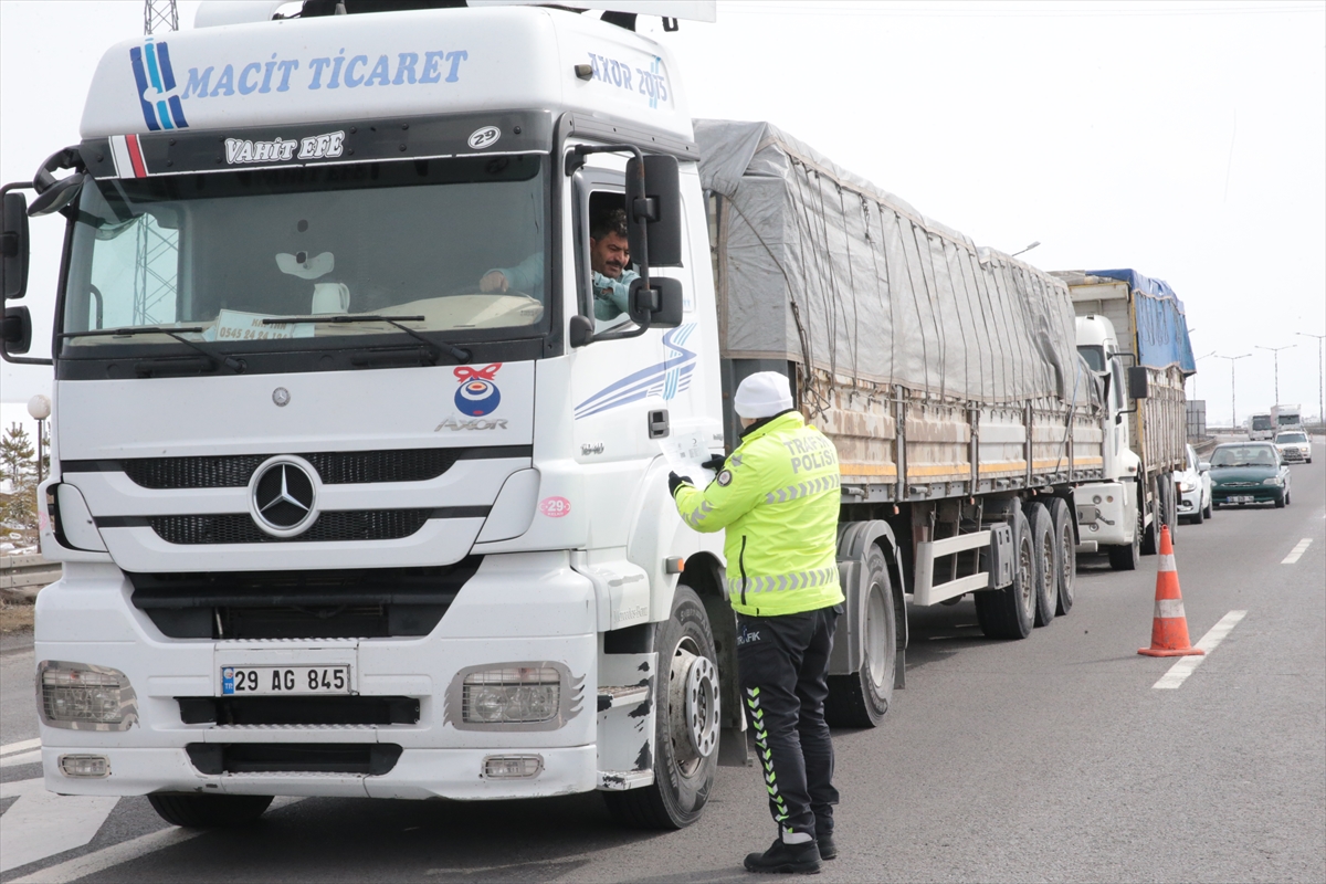 Bolu'dan İstanbul yönüne tır ve kamyon geçişine izin verilmiyor