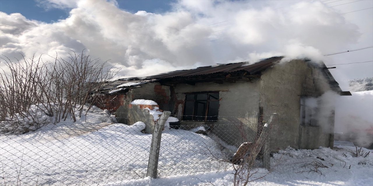 Bilecik'te evinde yangın çıkan 85 yaşındaki kişi öldü