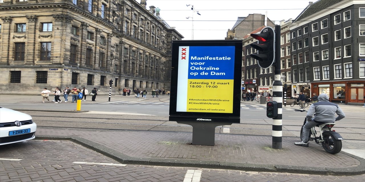 Avrupa şehirlerinde Ukrayna'ya destek ve dayanışma mitingleri yapıldı