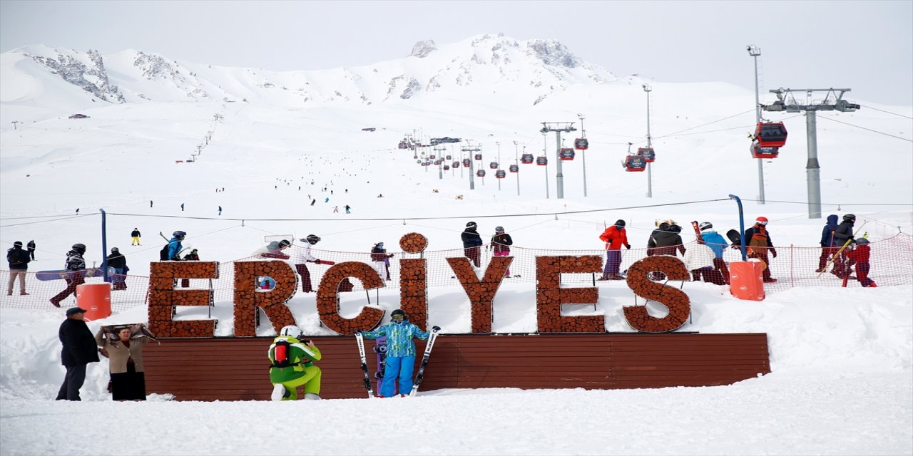 Erciyes'te hafta sonu yoğunluğu
