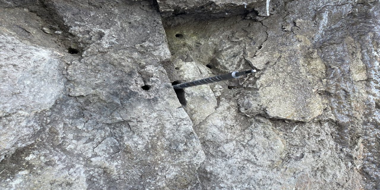 Bartın'da tarihi anıtta izinsiz kazı yapan 2'si asker 4 zanlı tutuklandı