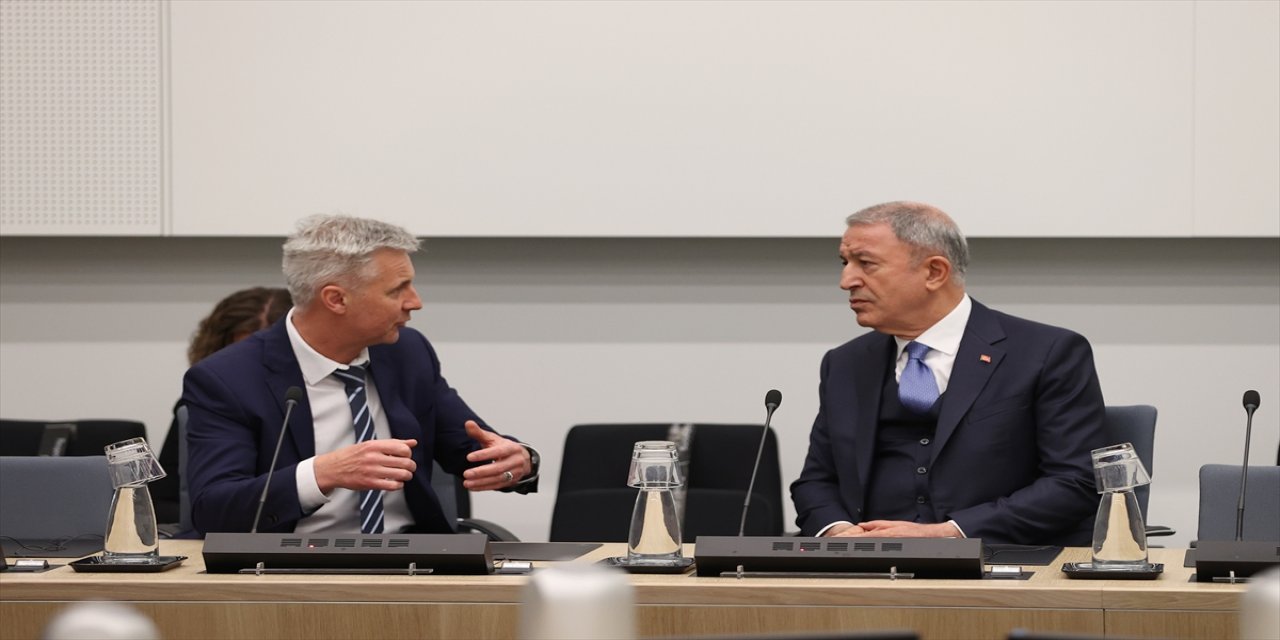 Milli Savunma Bakanı Akar, Yunanistan Savunma Bakanı Panagiotopoulos ile görüştü