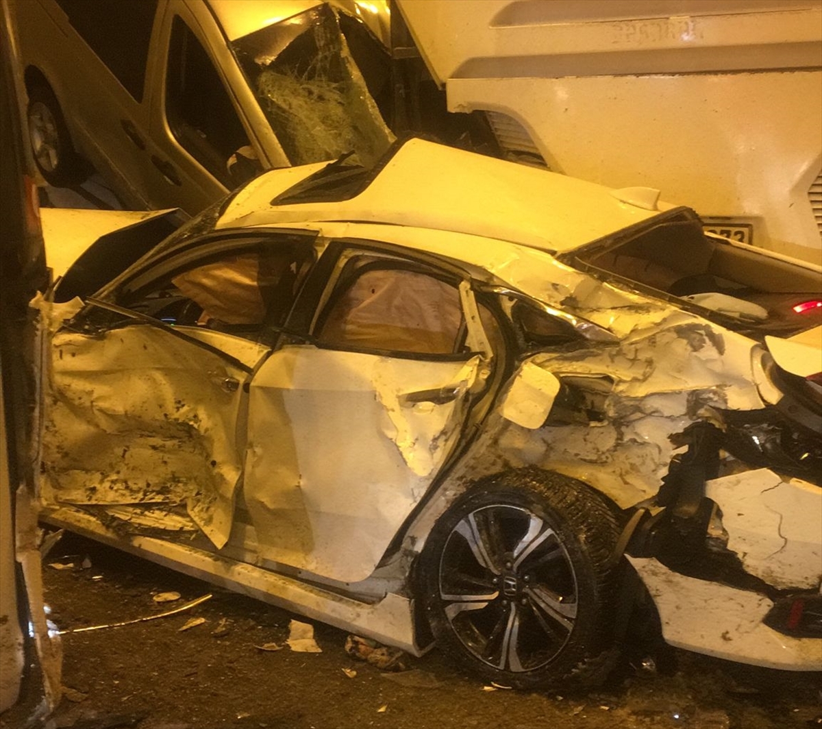 Bolu Dağı Tüneli'nde kaza nedeniyle Anadolu Otoyolu'nun İstanbul yönü ulaşıma kapandı