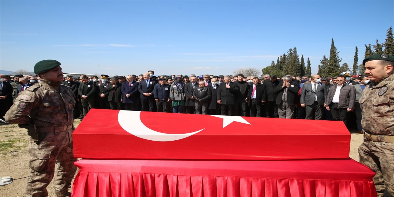 Bingöl'de şehit olan özel harekat polisi Aydın'da son yolculuğuna uğurlandı