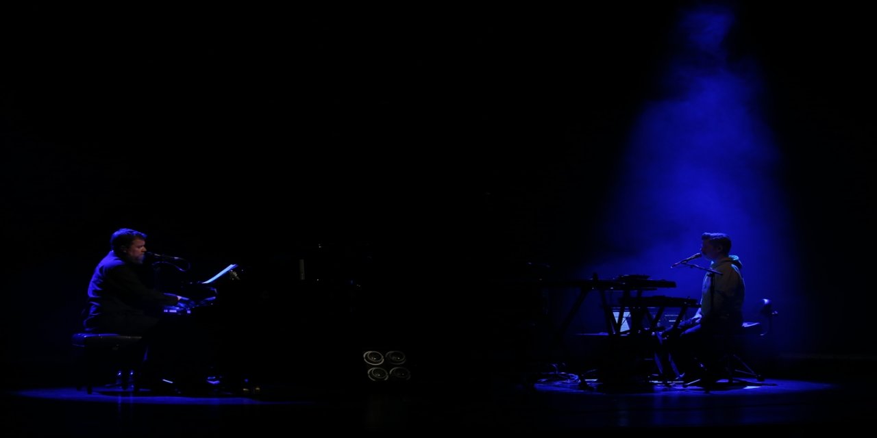 ABD'li müzisyen John Grant, Zorlu PSM’de konser verdi