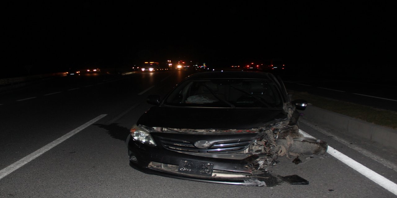 Aydın'da 2 otomobilin çarpışması sonucu 3 kişi yaralandı