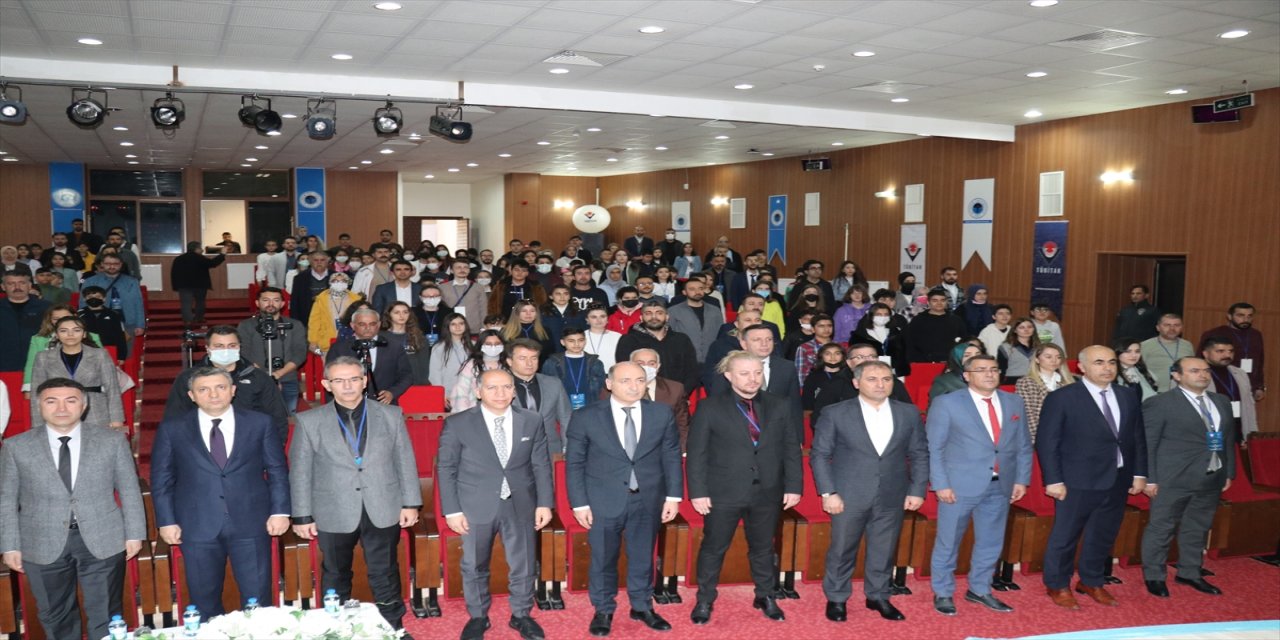 Batman'da TÜBİTAK 16. Ortaokul Öğrencileri Araştırma Projeleri Yarışması Van Bölge Finali başladı