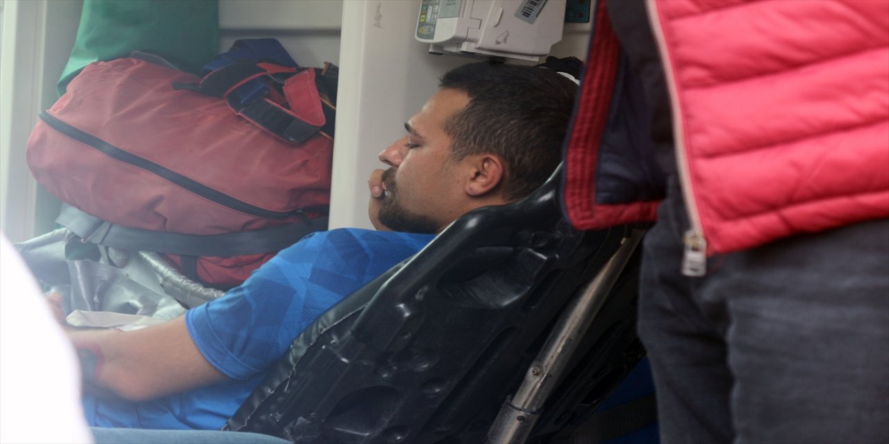 Adana'da silahlı saldırıya uğrayan berber yaralandı