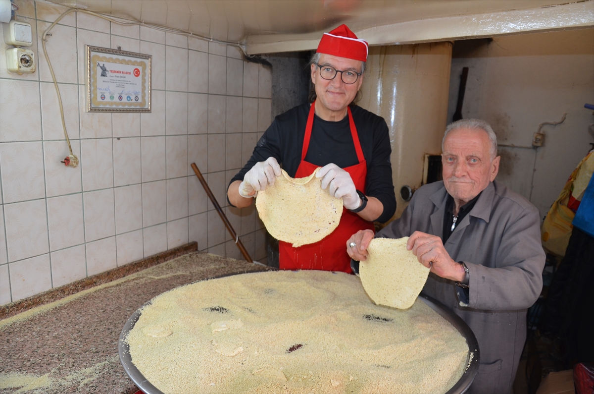 122 yıllık ramazan geleneği susamlı helva iftar sofralarındaki yerini aldı