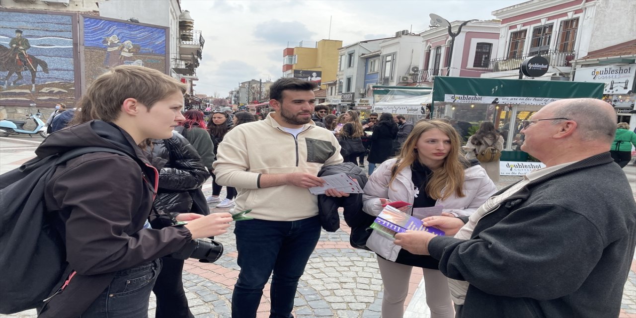 Edirne'de öğrenciler kanserde erken tanının önemini anlattı