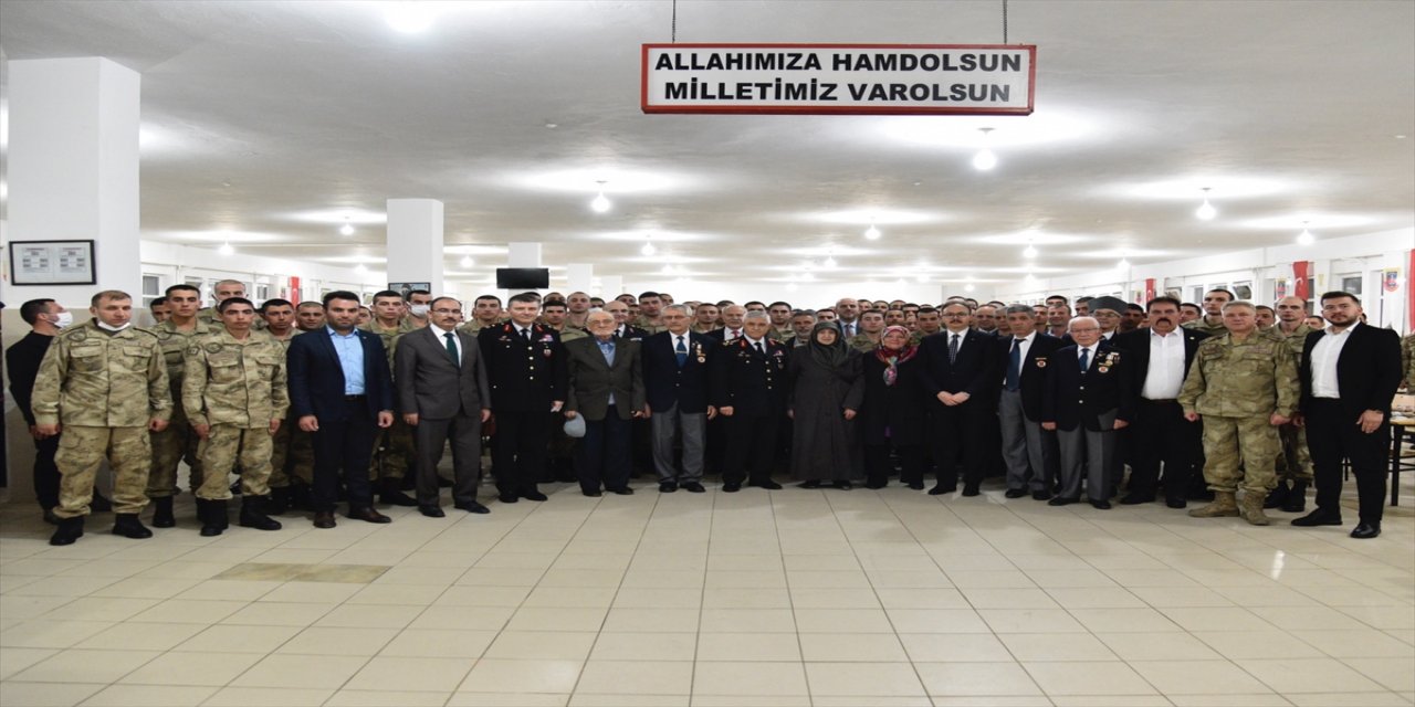 Jandarma Genel Komutanı Orgeneral Çetin, Bilecik'te şehit yakınları ve gazilerle iftarda buluştu