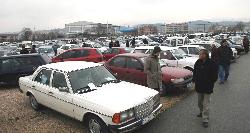 Oto pazarında fiyatlar düşmüyor