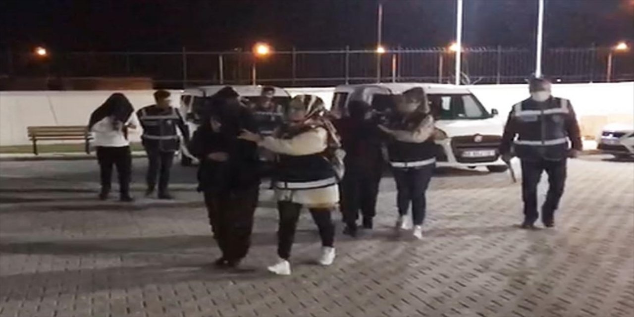 Yozgat'ta kuyumcudan altın çaldığı iddiasıyla yakalanan 5 zanlıdan biri tutuklandı