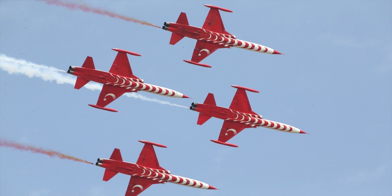 Türk Yıldızları, Şanlıurfa'da gösteri uçuşu yaptı