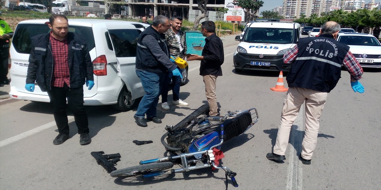 Adana'da polisin kovaladığı kar maskeli iki şüpheli silahlarını bırakıp kaçtı