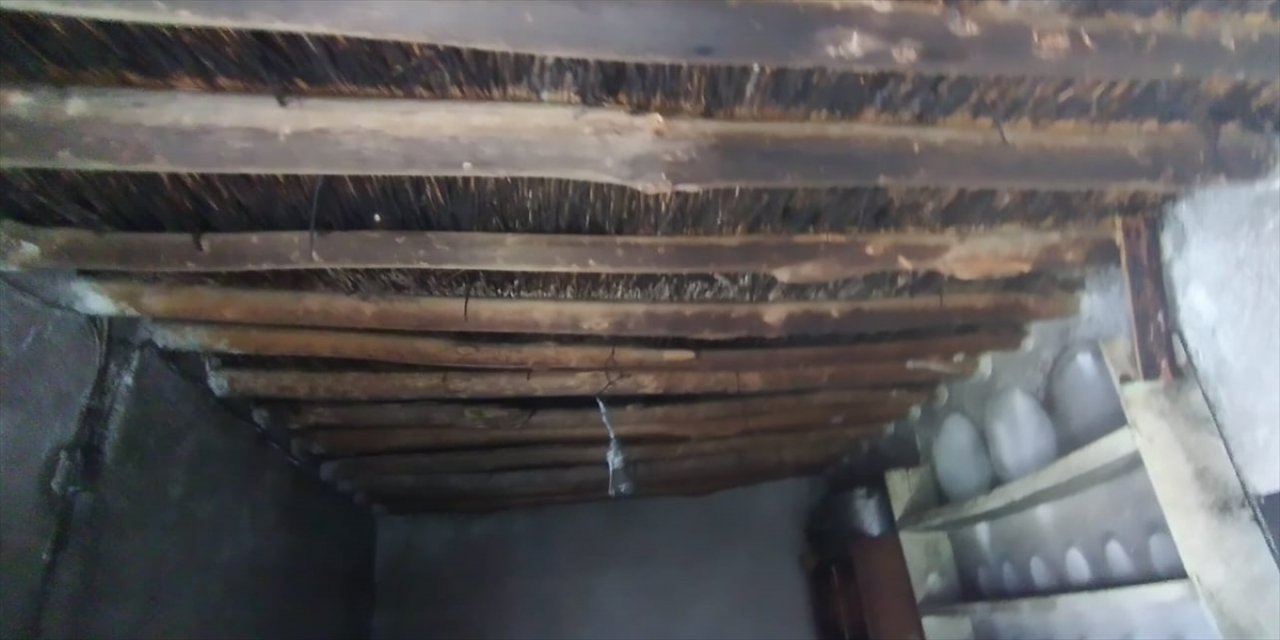 Kayseri'de tavaya yanlışlıkla dökülen benzin yangın çıkardı, baba ve kızı yaralandı