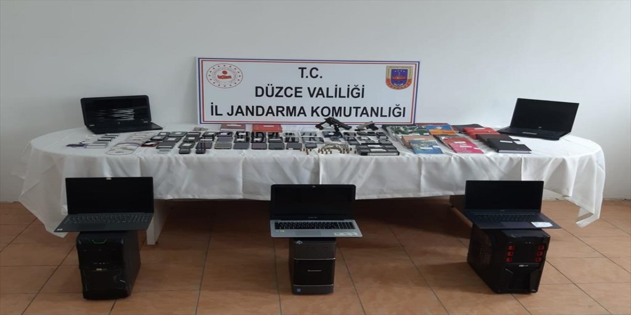 "Kobani'ye yardım" bahanesiyle PKK/KCK'ya para topladıkları iddiasıyla yakalanan 16 şüpheliden 4'ü tutuklandı