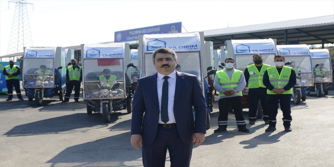 Yıldırım Belediyesi "çekçekçileri" istihdam ederek "Atık Dönüşüm Timi" oluşturdu