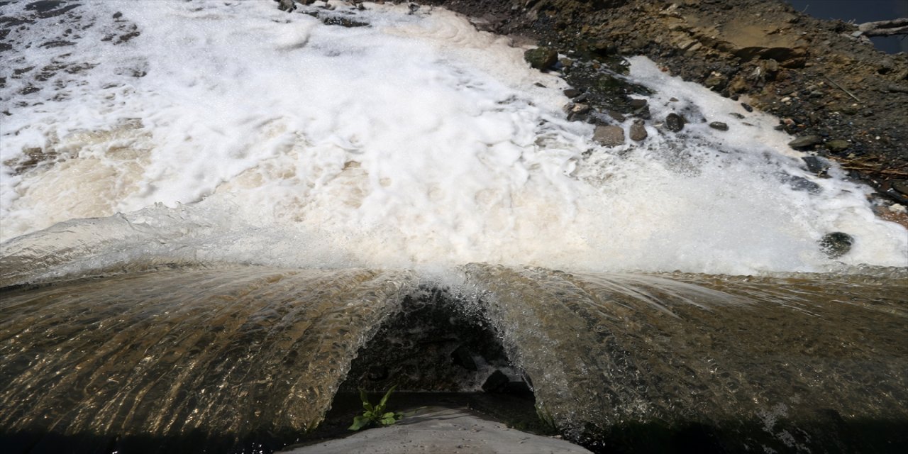 Vatandaşlar Ayamama Deresi'ndeki kirlilik sorununa çözüm bekliyor