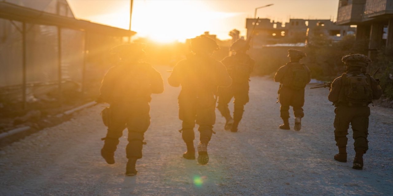 İsrail ordusu, El Halil kentinin merkezini kapattı