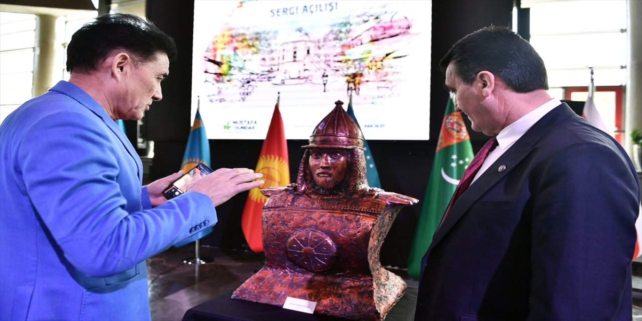 Bursa'da "Türk Dünyası Ressamlar Buluşması" sergisi açıldı