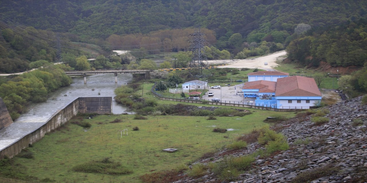 Kırklareli'nde taşan Kazandere Baraj sularının kontrolsüz akışı sürüyor
