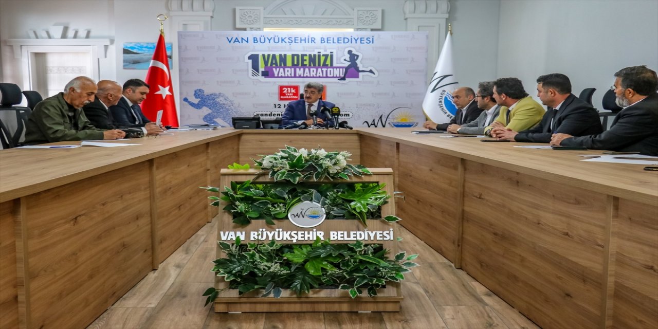 Van'da "1. Van Denizi Yarı Maratonu"nun lansmanı yapıldı