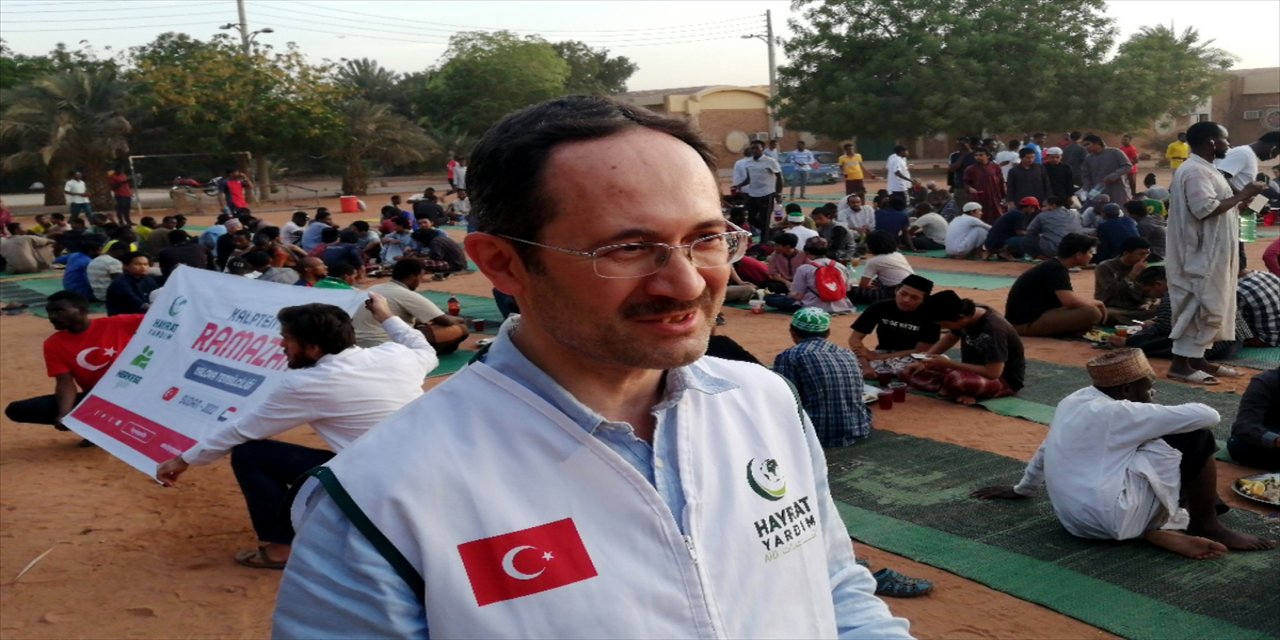 Hayrat İnsani Yardım Derneği, Sudan'da 2000 kişiye iftar verdi