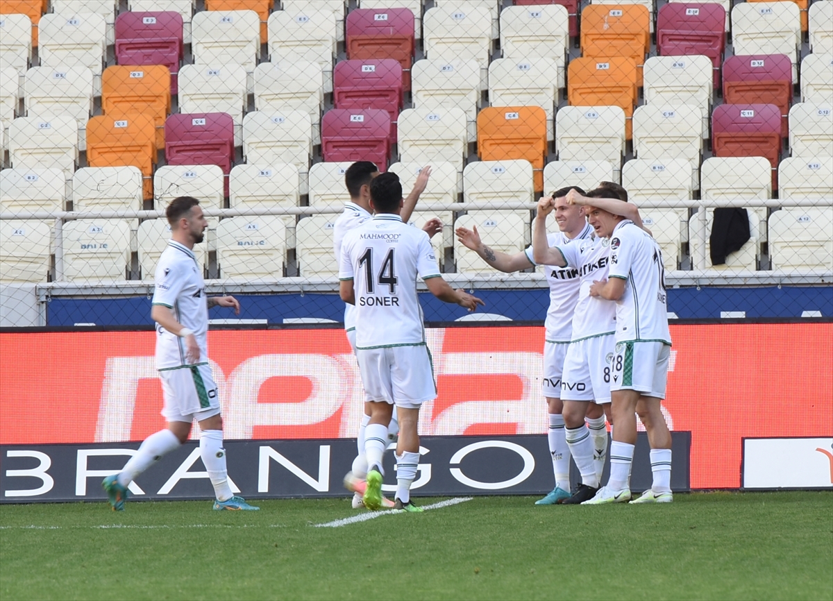 Konyaspor 2.lik için pes etmiyor 3-2