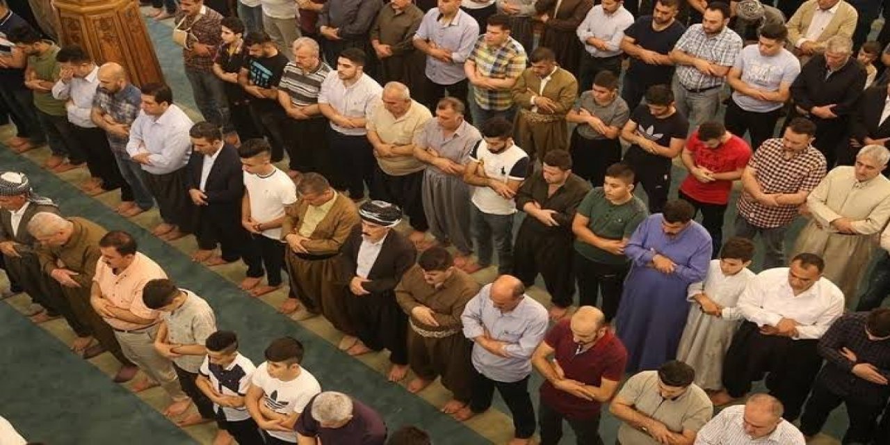 Irak,Kerkük'te "Bayram Namazı" kılındı