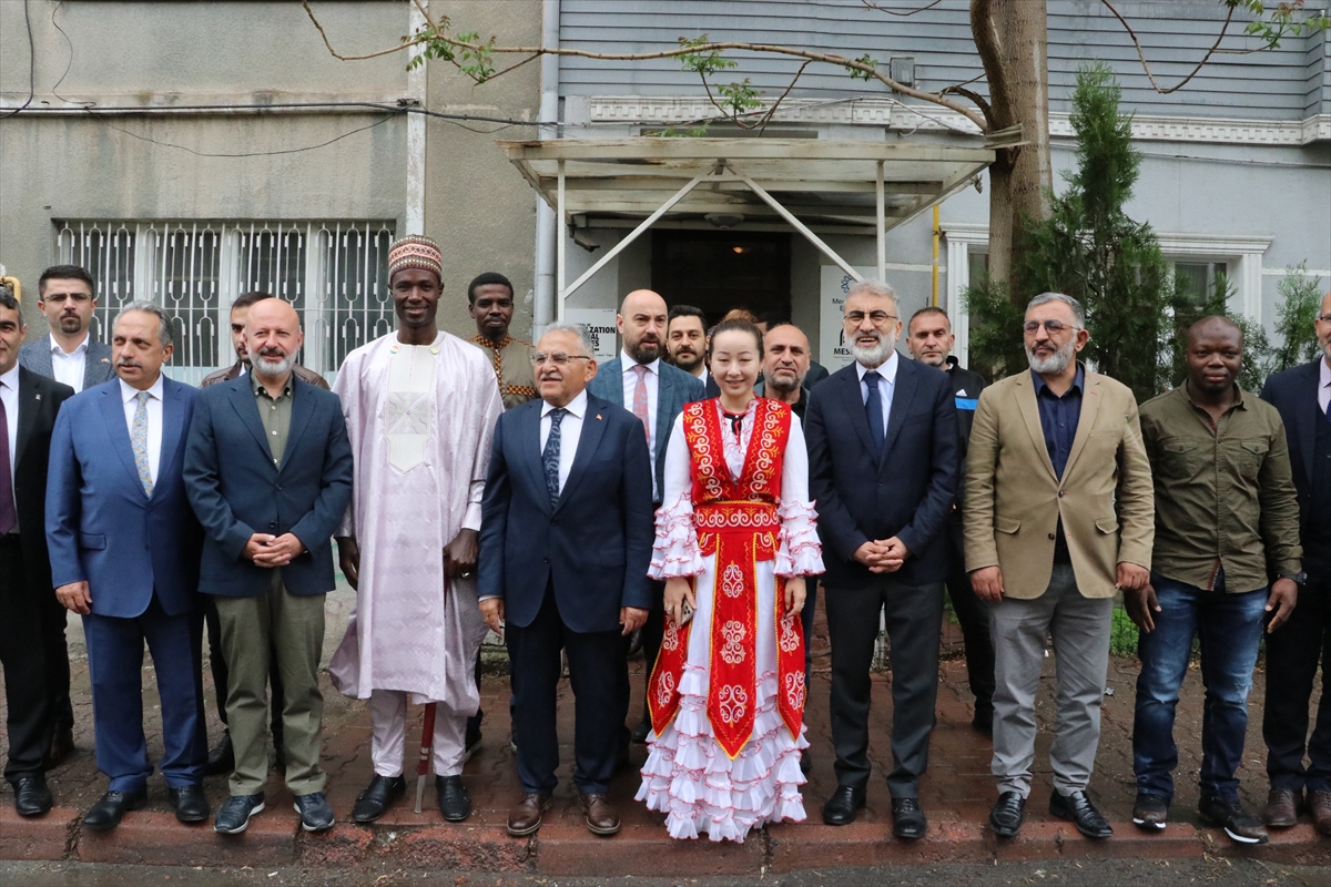 Kayseri'deki yabancı öğrenciler bayramlaşma programında buluştu