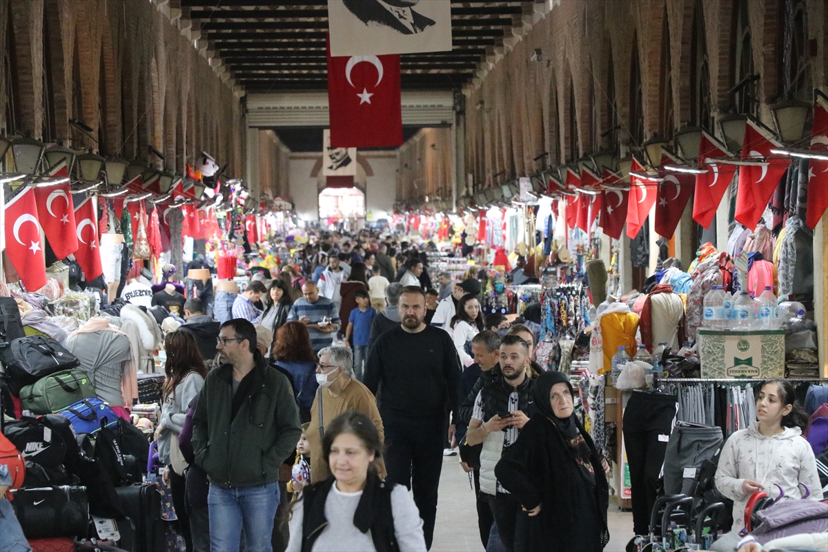 Tarih ve kültür kenti Edirne'de bayram yoğunluğu yaşanıyor