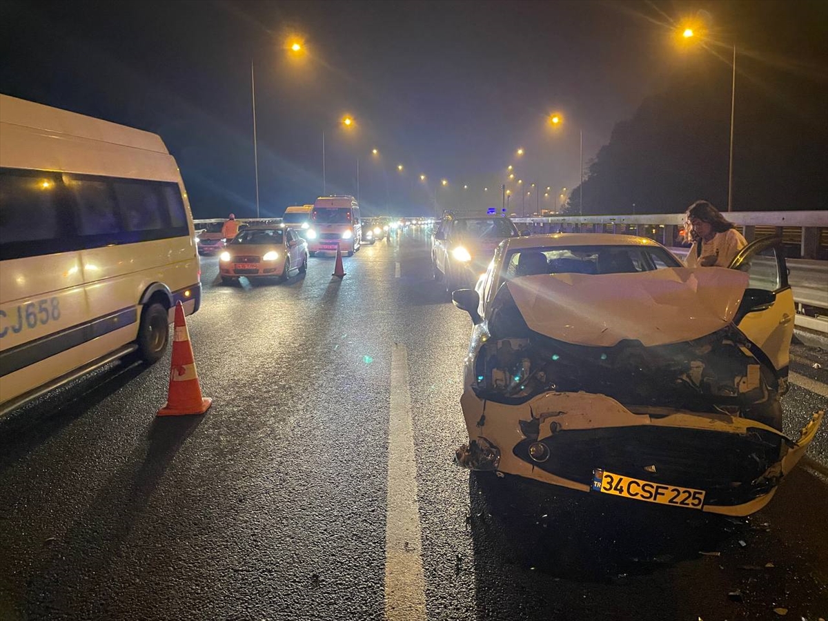 Bolu Dağı viyadüğünde zincirleme kazada 5 kişi yaralandı