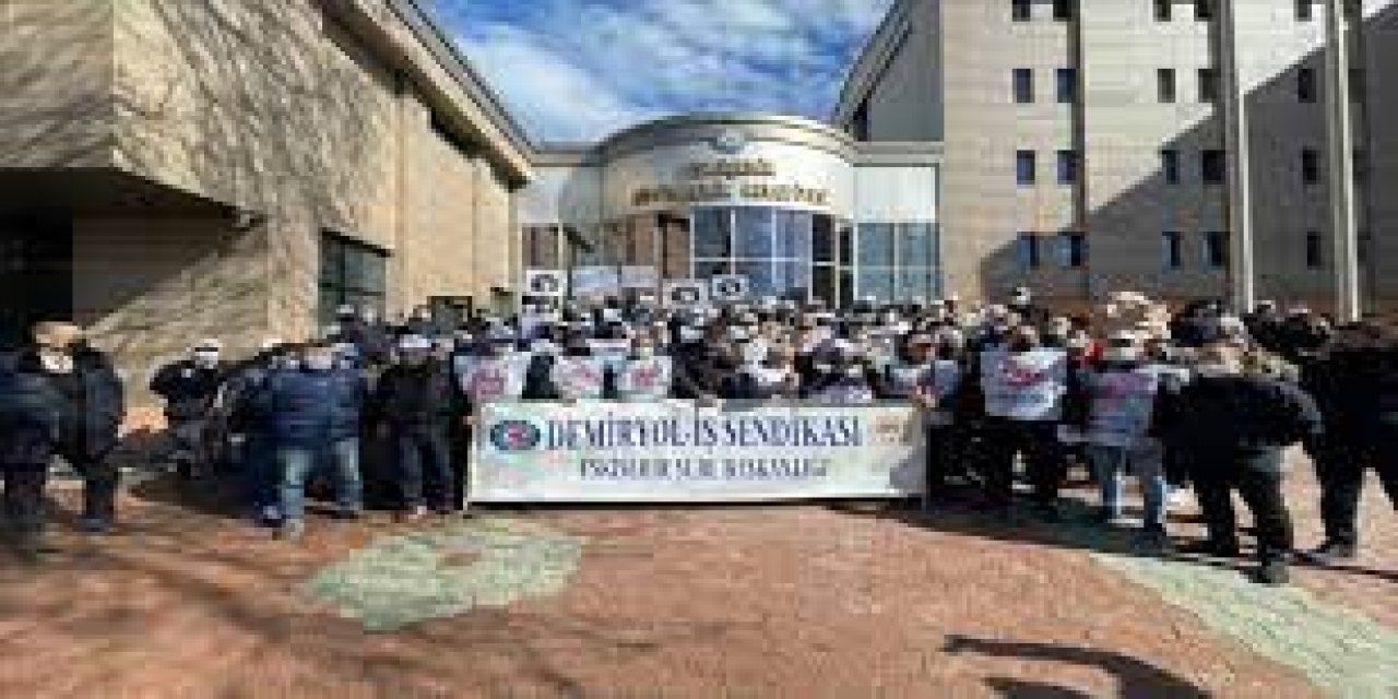 Eskişehir'de oturma eylemi yapıldı.