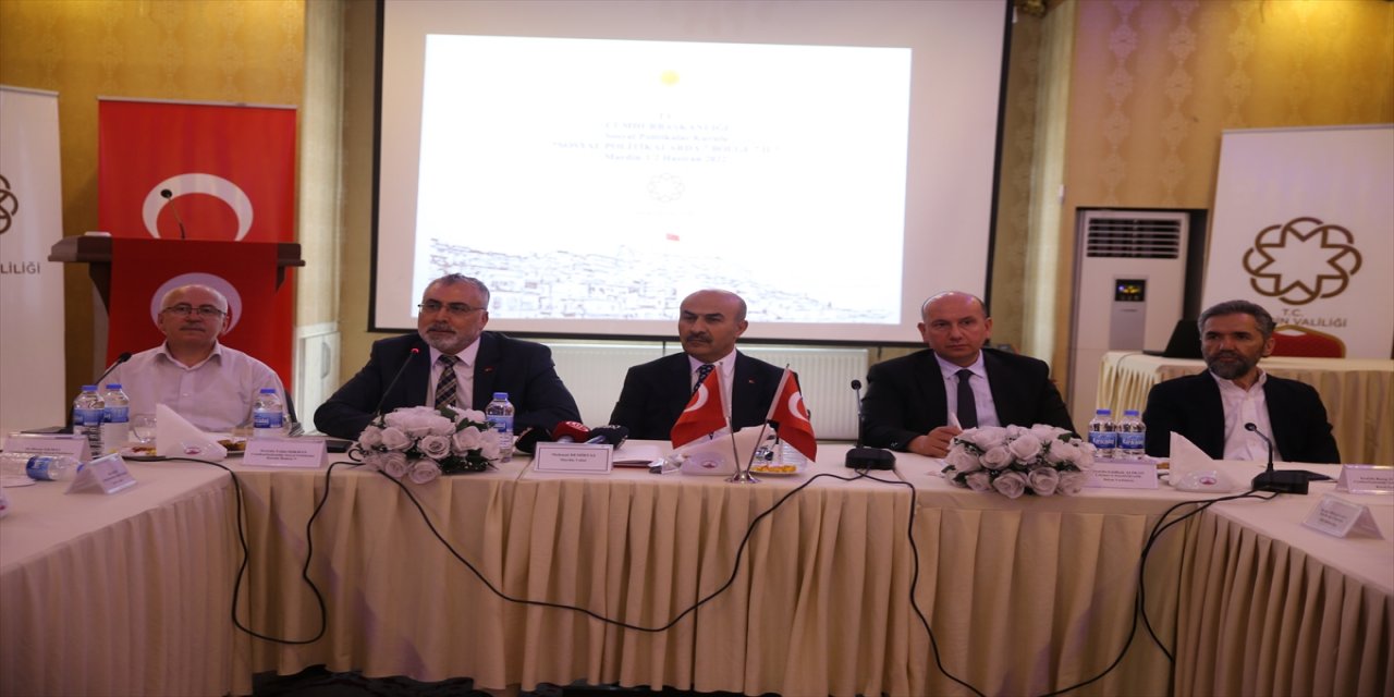 Mardin'de "Sosyal Politikalarda 7 Bölge 7 İl" toplantısı yapıldı.