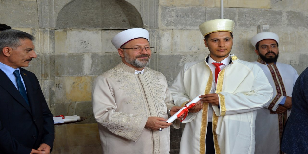 Diyanet İşleri bakanı Erbaş, Hafızlık icazet merasimine katıldı: