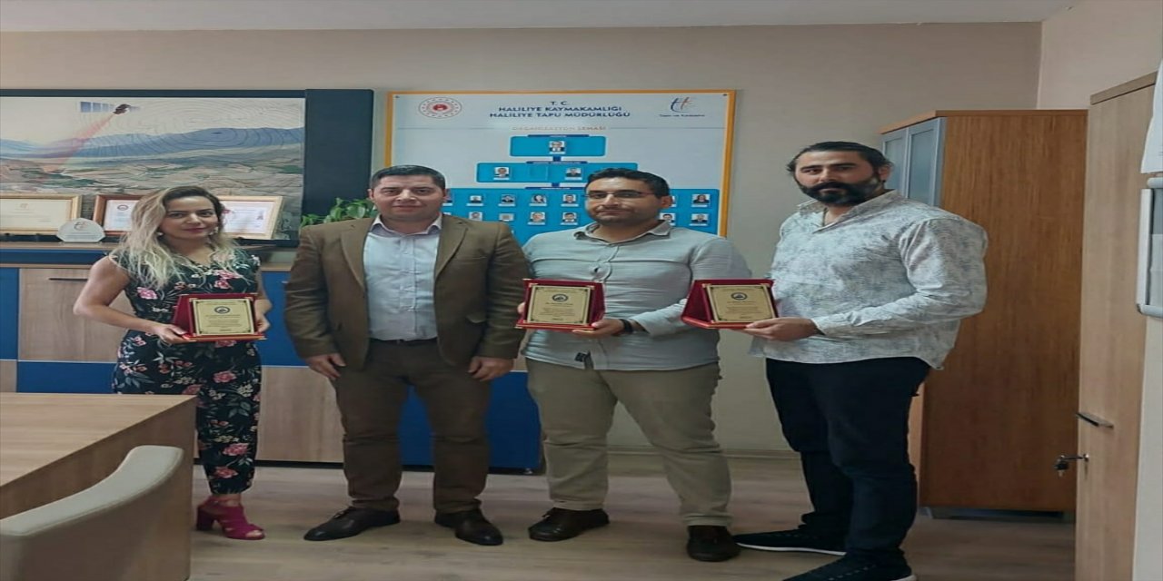 Şanlıurfa'da 5 milyon liralık dolandırıcılığı önleyen tapu memurlarına ödül