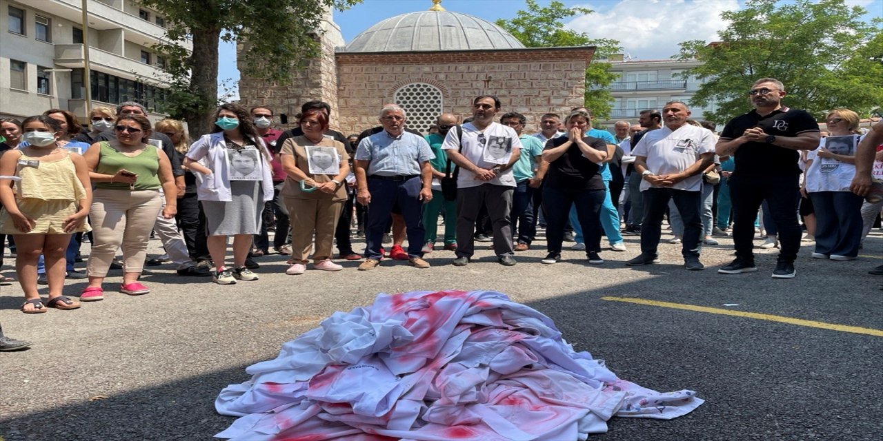 Konya'da görevli doktorun öldürülmesi Trakya'da protesto edildi.
