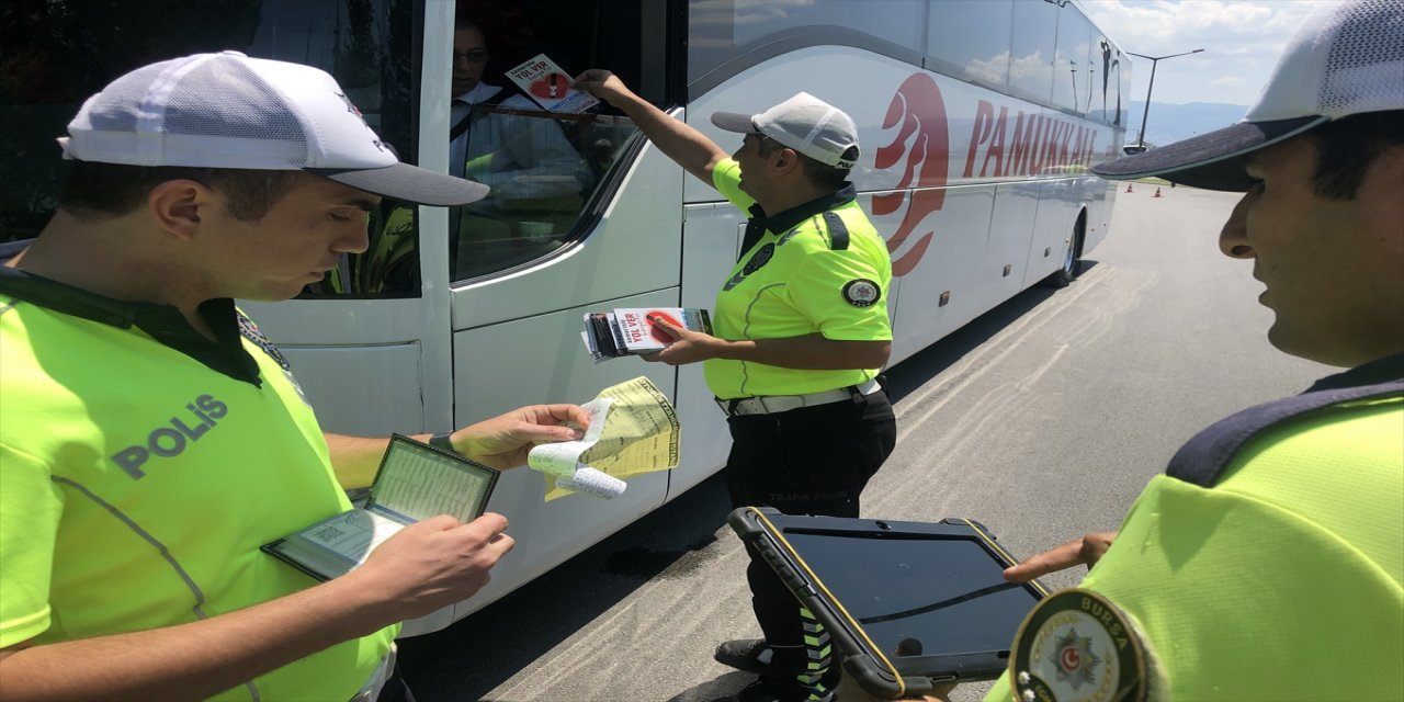 Bursa’da Kurban Bayramı öncesi otobüsler denetleniyor.