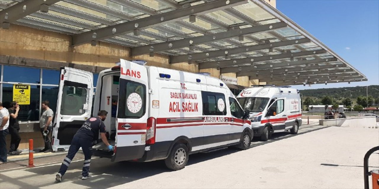 Çorum'da 13 yaşındaki çocuk silahla başından vurulmuş bulundu