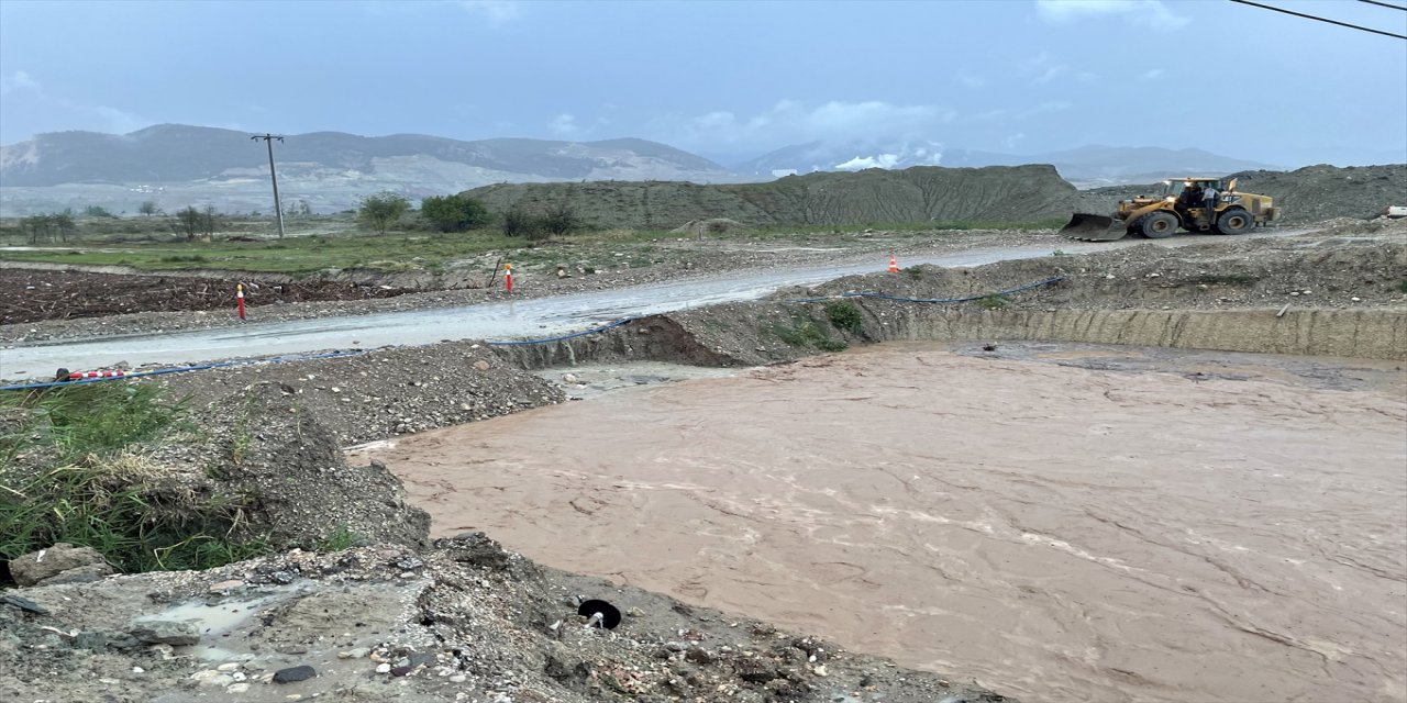 Bolu Valisi Erkan Kılıç, Taşkın yaşanan alanları inceledi: