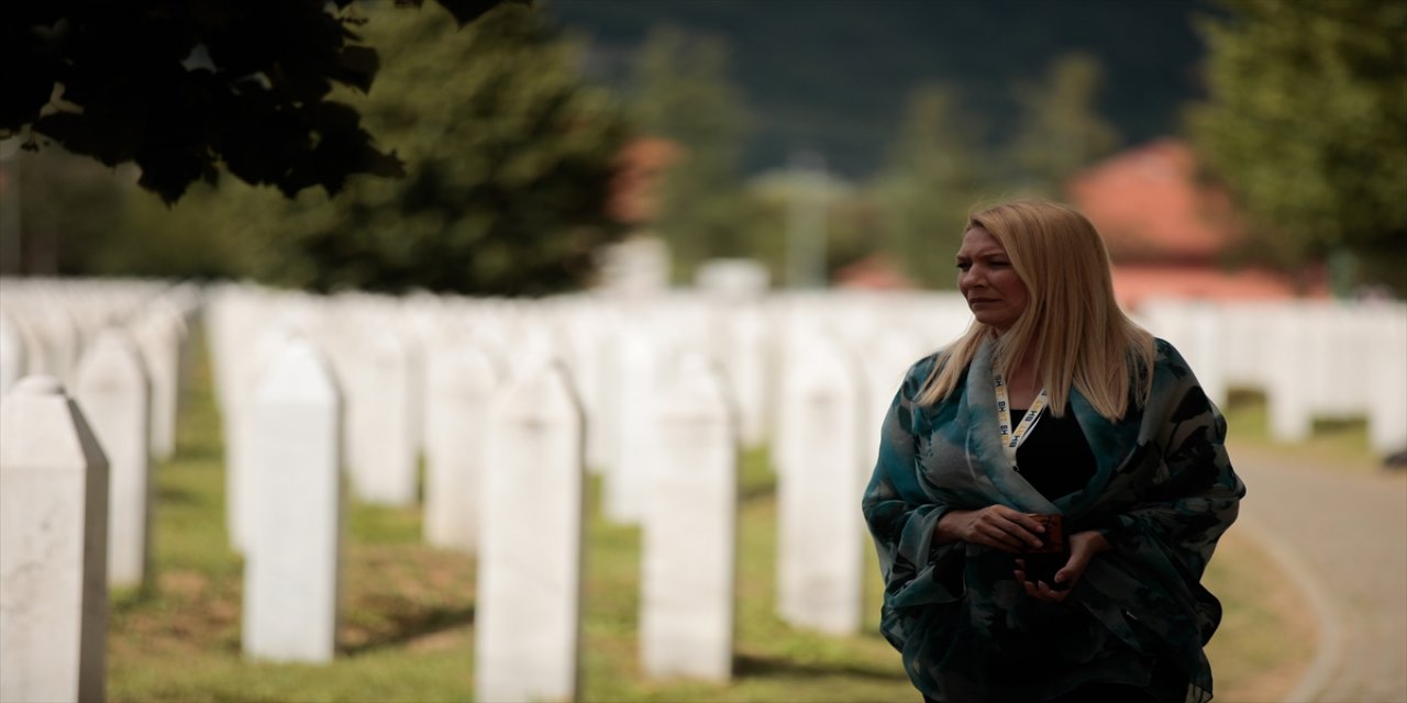 Srebrenitsa'daki Potoçari Anıt Mezarlığı, soykırım kurbanlarının defnedilmesiyle sessizliğe büründü