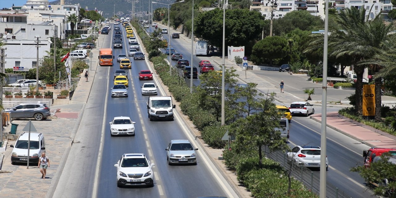 Muğla'nın turistik ilçelerinde bayram trafiği yoğunluğu yaşanıyor