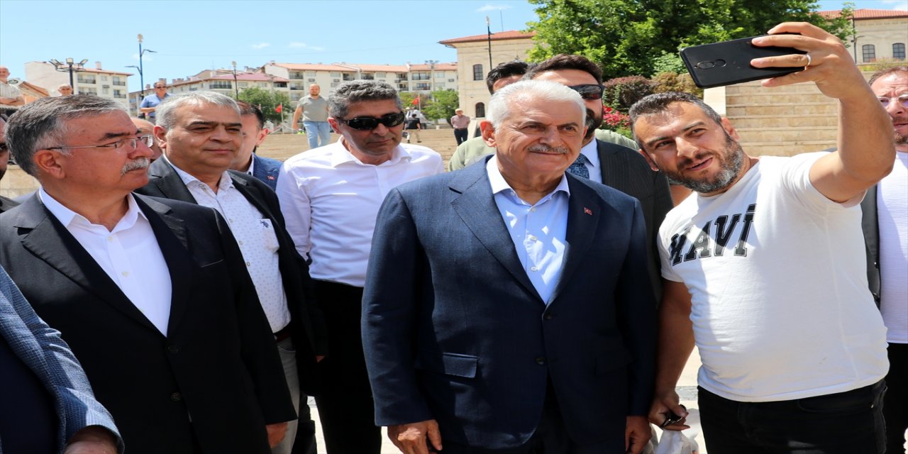 AK Parti Genel Başkanvekili Yıldırım, Sivas'ta bayramlaşma töreninde konuştu
