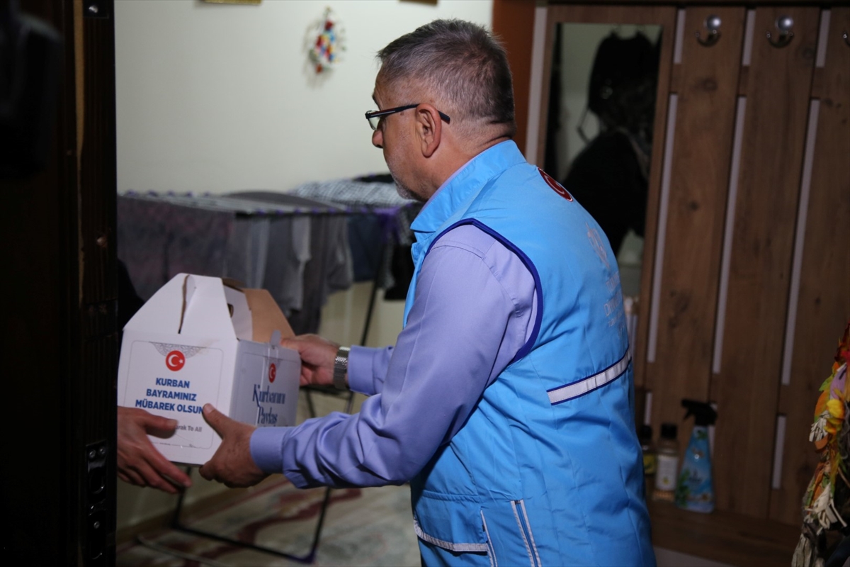 TDV, 22 milyon ihtiyaç sahibine kurban eti ulaştırdı