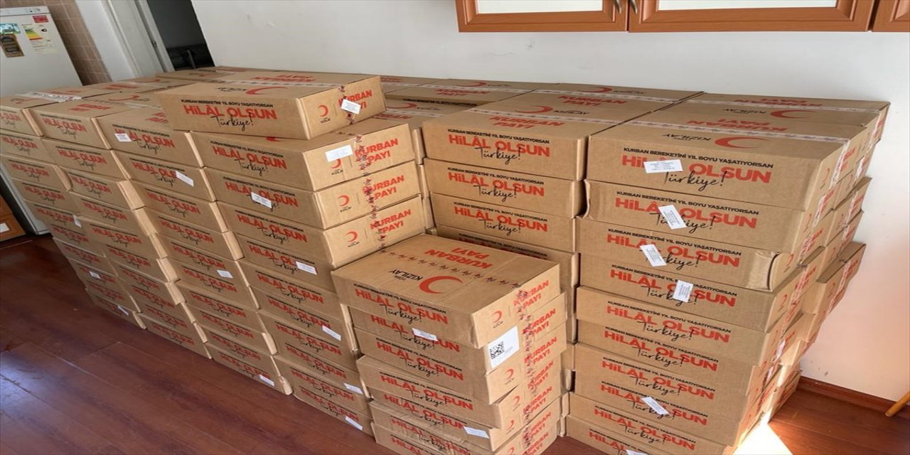 Türk Kızılay, KKTC'deki 2 bin aileye kurban eti dağıttı