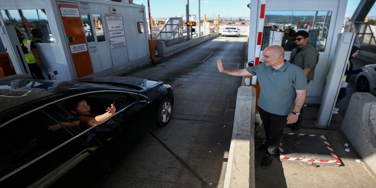 Bakan Karaismailoğlu Osmangazi Köprüsü'ndeydi.